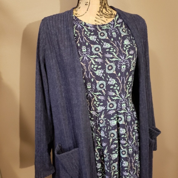 Lularoe Amelia - blue floral - Picture 3 of 3